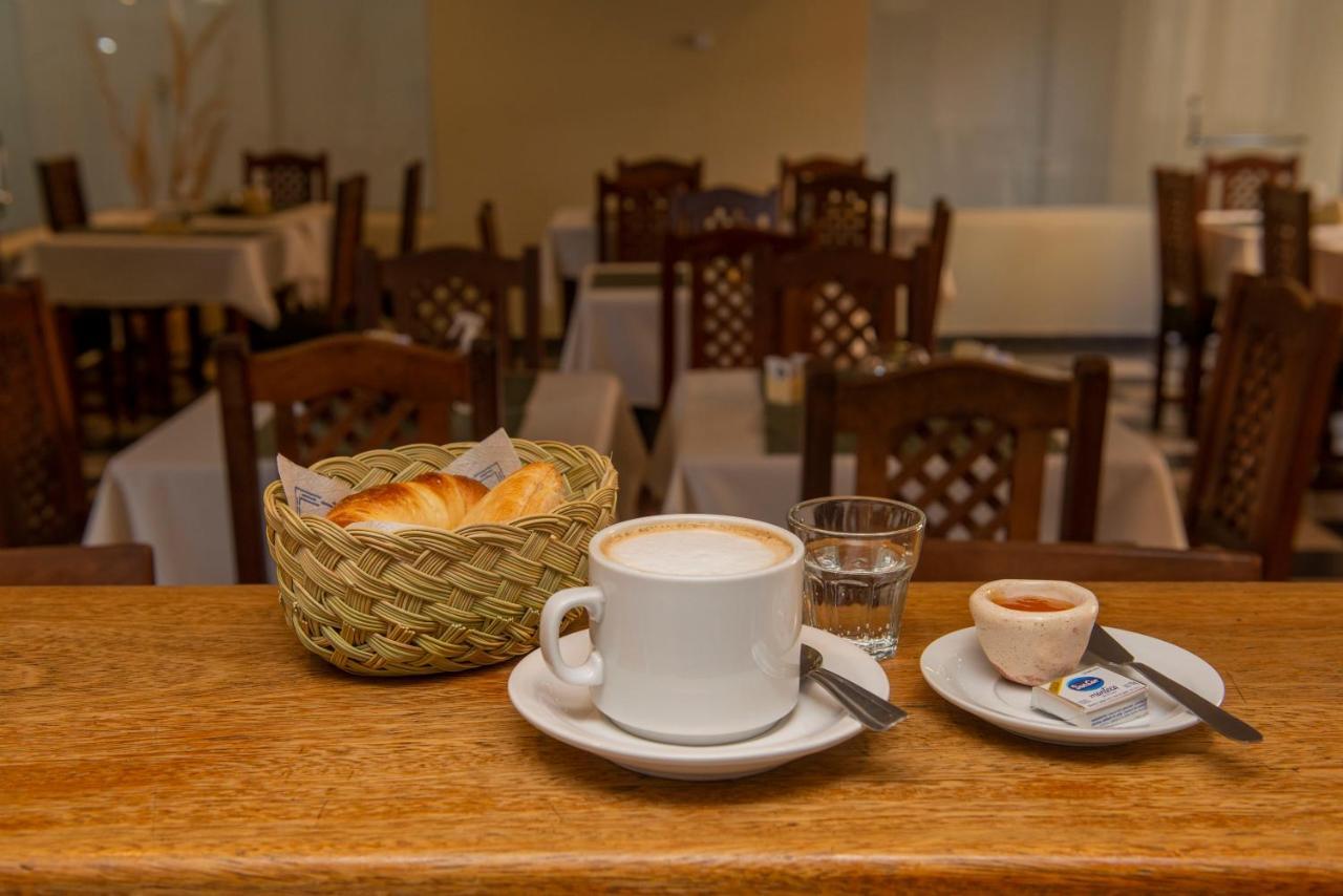 Hotel Salvador Catamarca Сан-Фернандо-дель-Валье-де-Катамарка Экстерьер фото